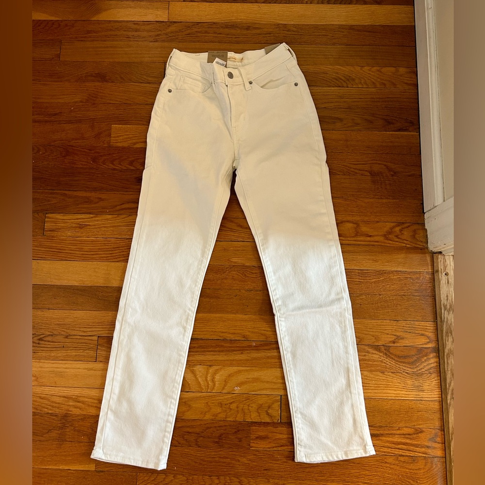 Levi Classic Straight Mid Rise Jeans